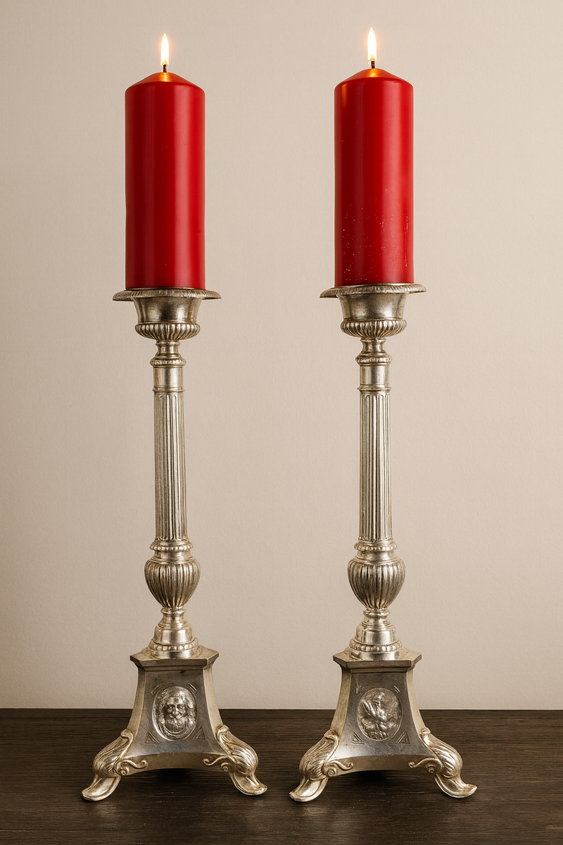 Paire de Chandeliers d’Autel en Métal Argenté – France, XIXᵉ Siècle