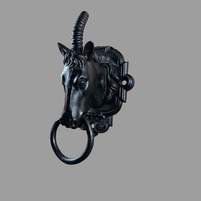 Grande attache murale équestre – Tête de cheval en fonte signée Camion Frères – Fin du XIXᵉ siècle