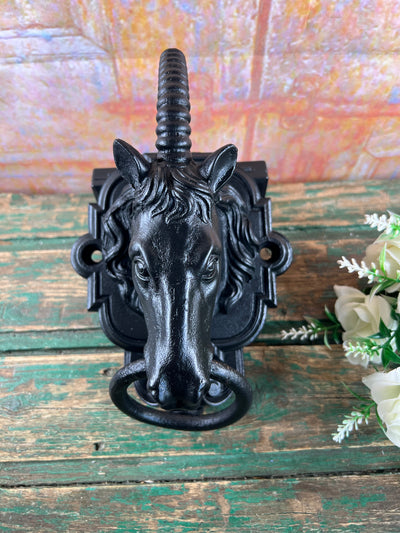 Grande attache murale équestre – Tête de cheval en fonte signée Camion Frères – Fin du XIXᵉ siècle