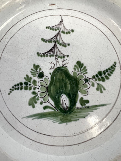 Ancienne assiette de Samadet à décor floral vert japonisant 18eme