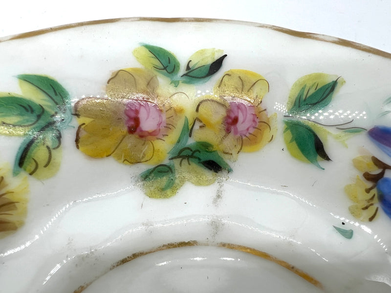 Tasse et soucoupe en porcelaine de Paris – Époque Louis-Philippe – Décor floral et dorure