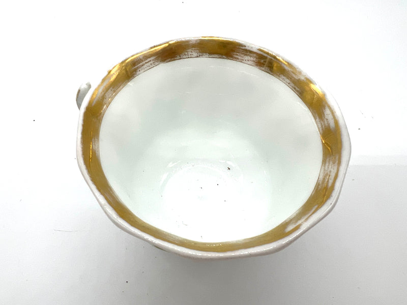Tasse et soucoupe en porcelaine de Paris – Époque Louis-Philippe – Décor floral et dorure