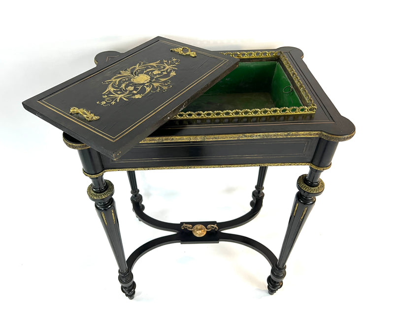 Jardinière d’époque Napoléon III en bois noirci et bronzes dorés – Provenance château de Bourgogne