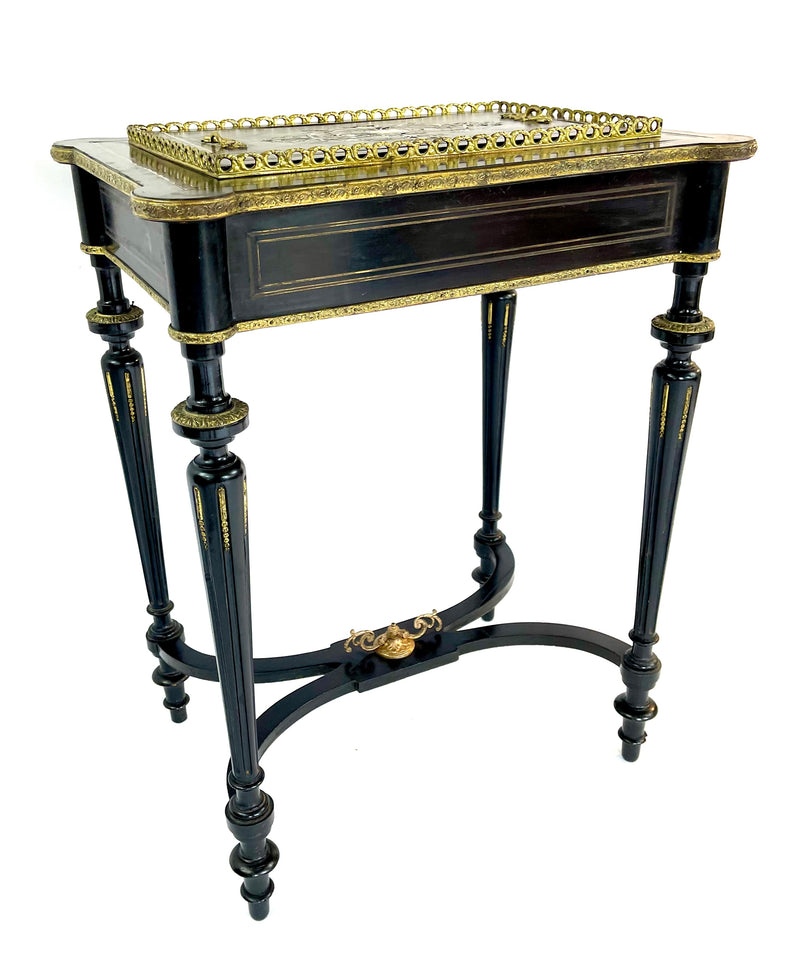 Jardinière d’époque Napoléon III en bois noirci et bronzes dorés – Provenance château de Bourgogne