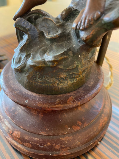 Lampe avec statue de femme signée auguste Moreau 19ème