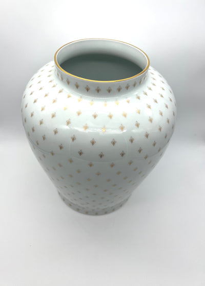 Vase Limoges Tharaud blanc avec fleur de lys doré