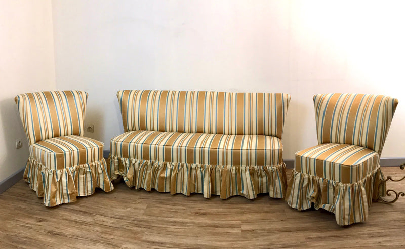 Ensemble canapé et fauteuils crapaud jaune doré à rayure